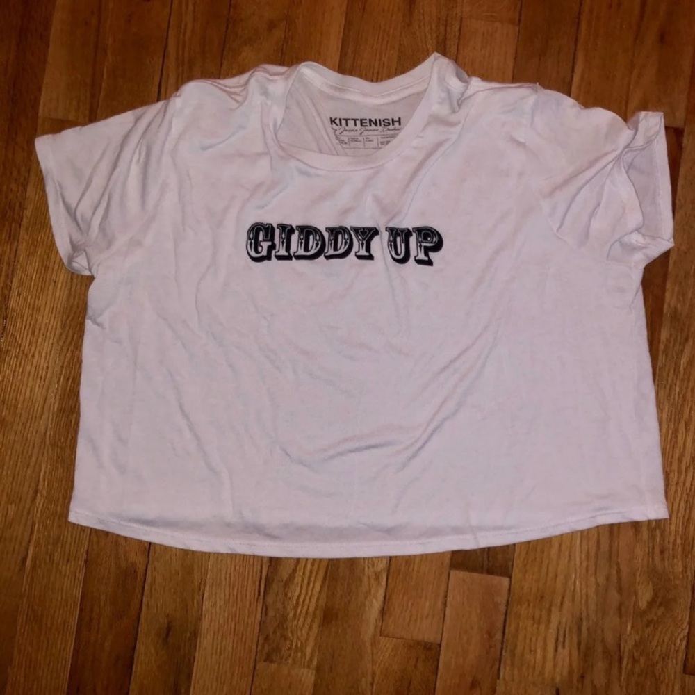 Kittenish cropped tee